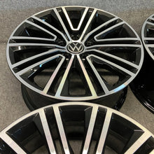 Laden Sie das Bild in den Galerie-Viewer, 4x Alufelge 18 Zoll 8.0" 5x112 44ET Glanz Schwarz 3AA601025L VW Passat B7 FEL3079932433ug