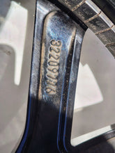 Laden Sie das Bild in den Galerie-Viewer, 1x Alufelge 18 Zoll 7.5&quot; 5x108 45ET 32209776 Volvo S60 V60 Rim Wheel