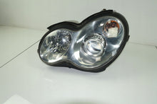 Laden Sie das Bild in den Galerie-Viewer, Frontscheinwerfer Mercedes-Benz W203 2038203761 Xenon Links Headlight SCH9851155468bo