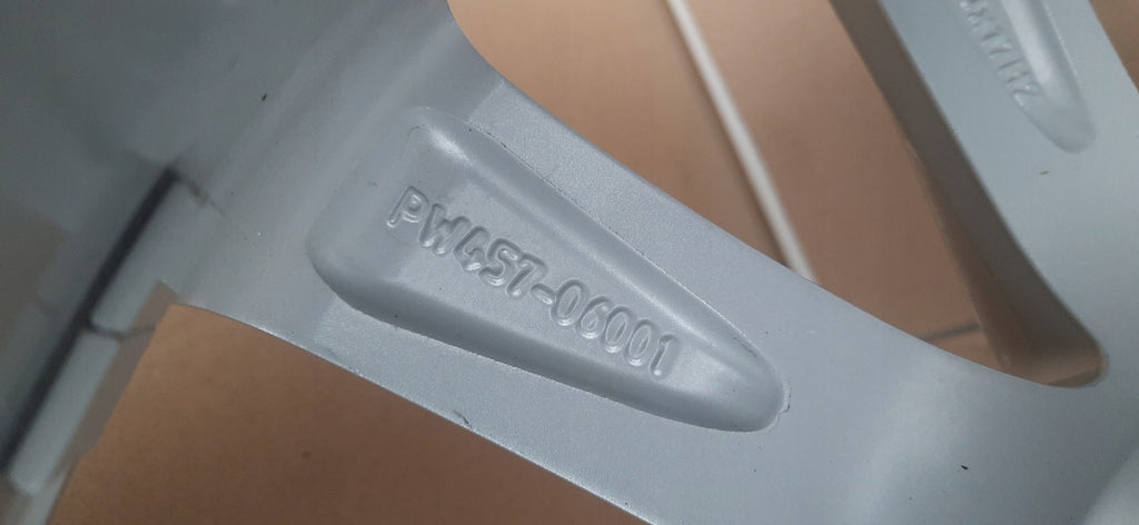 1x Alufelge 17 Zoll 7.5" 5x114.3 45ET Toyota Camry Rim Wheel