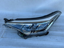 Laden Sie das Bild in den Galerie-Viewer, Frontscheinwerfer Toyota Chr 81150-F4180-00 LED Ein Stück (Rechts oder Links)