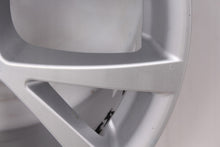 Load image into Gallery viewer, 1x Alufelge 21 Zoll 8.5" 5x120 25ET Glanz Silber 6775996 BMW 1 Rim Wheel FEL8117726637xc