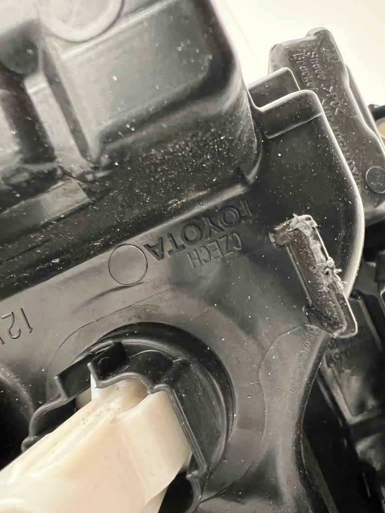 Frontscheinwerfer Toyota 4 Yaris KO-8EU Rechts Scheinwerfer Headlight