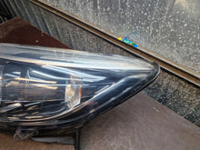 Load image into Gallery viewer, Frontscheinwerfer Renault Captur I 260603859R Links Scheinwerfer Headlight