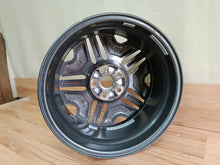 Load image into Gallery viewer, 1x Alufelge 17 Zoll 7.0&quot; 5x114.3 50ET 52910-A8610 Kia Rim Wheel