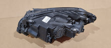 Laden Sie das Bild in den Galerie-Viewer, Frontscheinwerfer Mercedes-Benz W246 A2468600902 Rechts Scheinwerfer Headlight SCH9267395103js