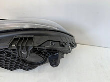 Laden Sie das Bild in den Galerie-Viewer, Frontscheinwerfer Mercedes-Benz W206 A2069068104 Links Scheinwerfer Headlight SCH7539382493zz