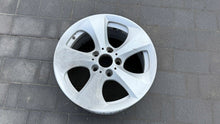 Laden Sie das Bild in den Galerie-Viewer, 1x Alufelge 17 Zoll 8.0" 5x120 43ET Glanz Silber 6794271 BMW Rim Wheel FEL2619764142ga