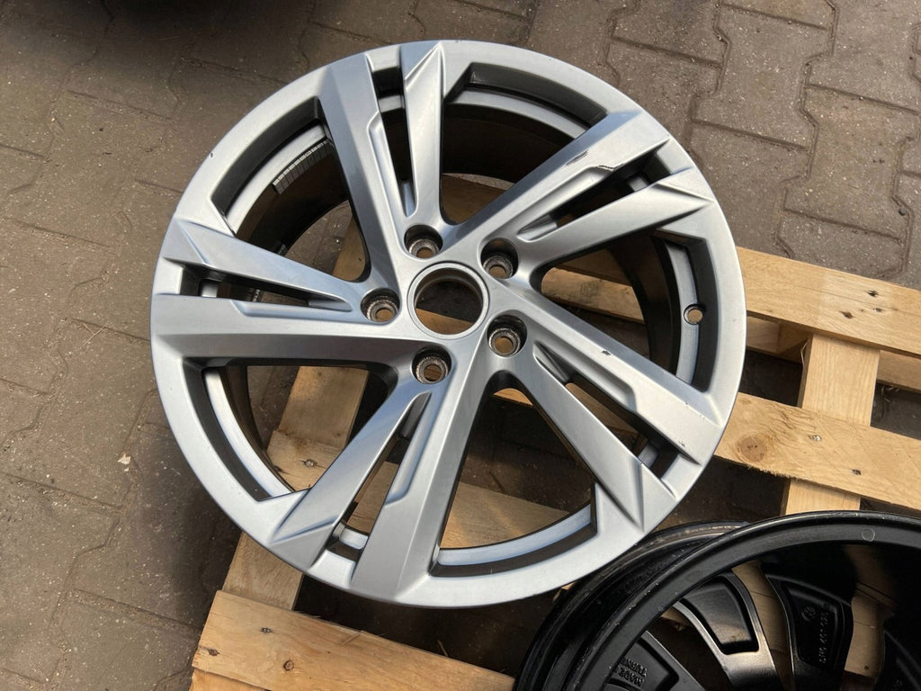 1x Alufelge 17 Zoll 5x112 2GA601025AM VW T-Roc Rim Wheel FEL2123161031so