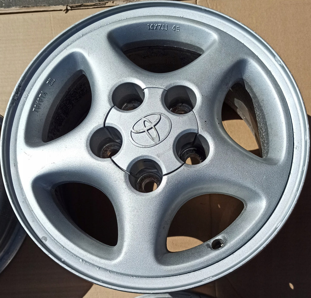4x Alufelge 14 Zoll 5x100 45ET Glanz Silber Toyota Rim Wheel FEL8708397397qg