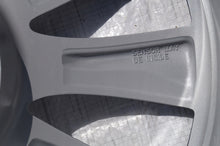 Laden Sie das Bild in den Galerie-Viewer, 1x Alufelge 20 Zoll 10.0" 5x120 35ET Silber 1027225-00-B Tesla Model X Rim Wheel FEL7312587332zp