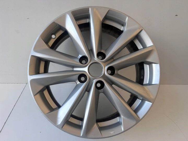 1x Alufelge 17 Zoll 7.0" 5x114.3 40ET Glanz Silber Nissan Qashqai Rim Wheel FEL8693747083gr
