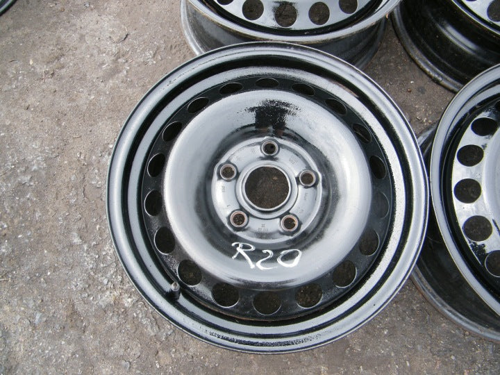 4x Alufelge 15 Zoll 6.0" 5x112 47ET Schwarz VW Caddy V Golf III Jetta VI Touran FEL4648129954me