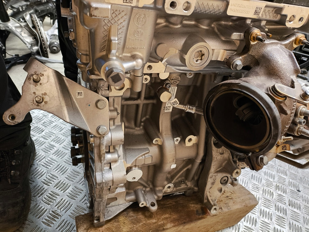 Motor BMW U06 B38A15P 1.5 16TKm Benzin Engine Unkomplett