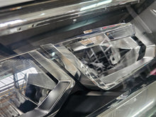 Laden Sie das Bild in den Galerie-Viewer, Frontscheinwerfer VW Tiguan 5NB941036 Rechts Scheinwerfer Headlight