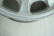 Laden Sie das Bild in den Galerie-Viewer, 1x Alufelge 16 Zoll 7.0&quot; 5x108 49ET 8623855 Volvo Rim Wheel