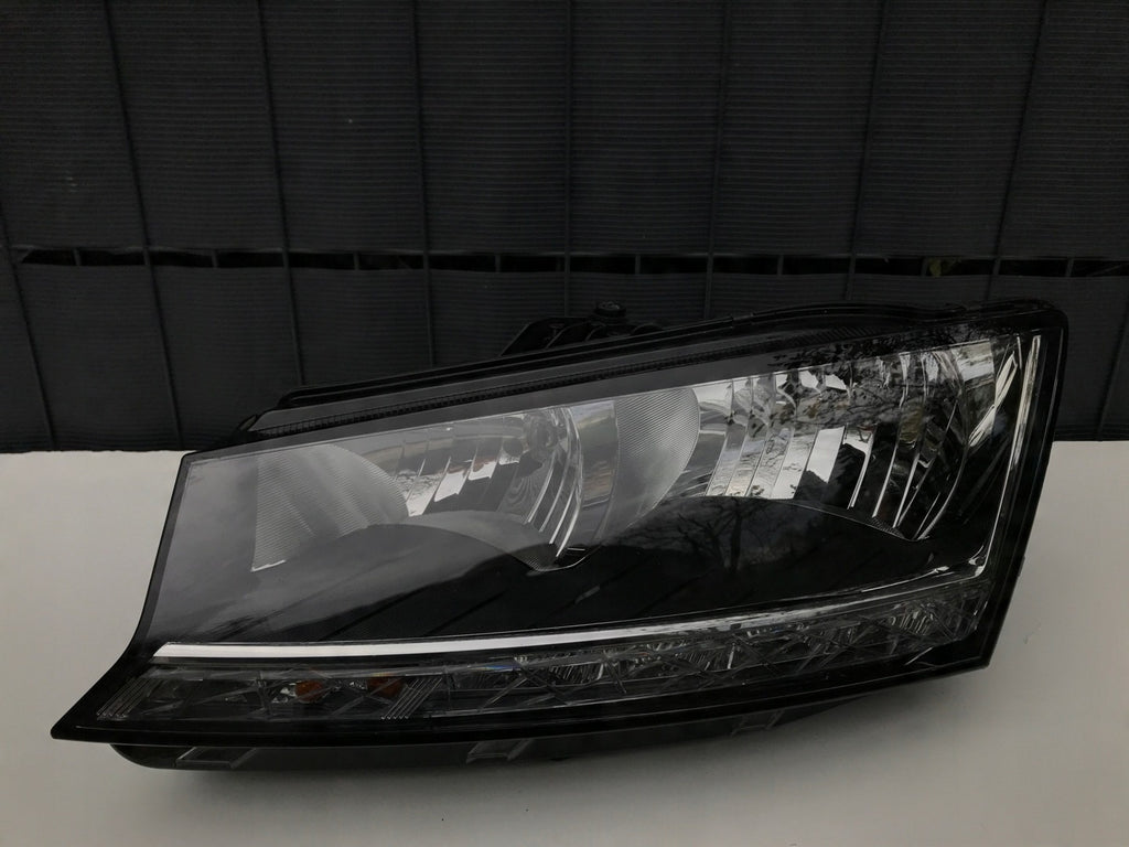 Frontscheinwerfer Skoda Fabia III 6V1941015D LED Links Scheinwerfer Headlight