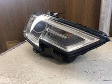 Laden Sie das Bild in den Galerie-Viewer, Frontscheinwerfer Audi A3 8V0941006H LED Rechts Scheinwerfer Headlight