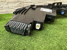 Laden Sie das Bild in den Galerie-Viewer, Frontscheinwerfer BMW 7 9450079 9450080 Vorderseite Scheinwerfer Headlight SCH9885071733zb