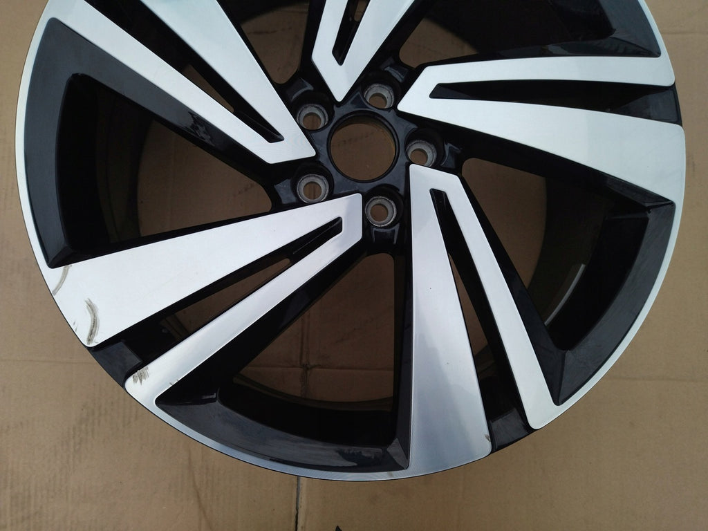 1x Alufelge 18 Zoll 7.0" 5x112 39ET 2GM601025H VW T-Cross Rim Wheel