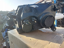 Laden Sie das Bild in den Galerie-Viewer, Frontscheinwerfer Dacia Duster 260107466R Rechts Scheinwerfer Headlight