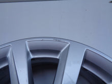 Laden Sie das Bild in den Galerie-Viewer, 1x Alufelge 16 Zoll 6.5&quot; 5x100 40ET 82A601025C Audi Rim Wheel