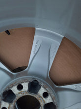 Load image into Gallery viewer, 1x Alufelge 18 Zoll 8.5" 5x112 49ET Silber A2074010502 Mercedes-Benz Coupe FEL5616726831hz