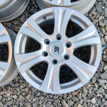 Laden Sie das Bild in den Galerie-Viewer, 4x Alufelge 17 Zoll 7.0" 6x139.7 50ET Glanz Silber Rim Wheel FEL9581347555jy