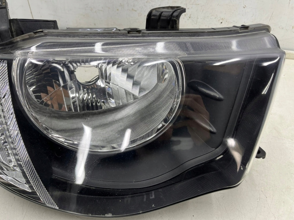 Frontscheinwerfer Mitsubishi L200 8301B462 Rechts Scheinwerfer Headlight SCH9852713772jt