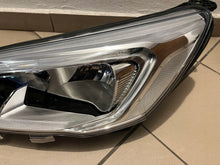 Laden Sie das Bild in den Galerie-Viewer, Frontscheinwerfer Ford Focus JX7B-13W030-AE Links Scheinwerfer Headlight