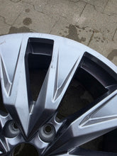 Laden Sie das Bild in den Galerie-Viewer, 1x Alufelge 20 Zoll 9.0" 5x112 Grau 85E601025 Audi E-Tron Rim Wheel FEL8041296044ey