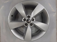 Laden Sie das Bild in den Galerie-Viewer, 1x Alufelge 17 Zoll 7.0&quot; 5x100 46ET Glanz Silber 5JA601025 Skoda Fabia Rapid