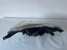 Laden Sie das Bild in den Galerie-Viewer, Frontscheinwerfer Mitsubishi Space Star 8301D445 Links Scheinwerfer Headlight