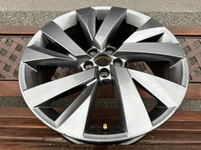 Laden Sie das Bild in den Galerie-Viewer, 1x Alufelge 18 Zoll 7.0" 5x100 39ET Glanz Graphit 2GM601025L VW T-Cross FEL8067538460lt