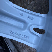 Load image into Gallery viewer, 1x Alufelge 17 Zoll 7.0&quot; 5x112 A2058856602 Mercedes-Benz W169 Rim Wheel