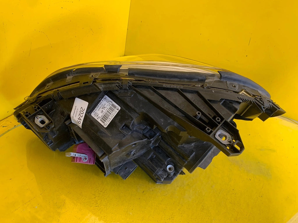 Frontscheinwerfer Mercedes-Benz W246 A2468207261 Xenon Rechts Headlight