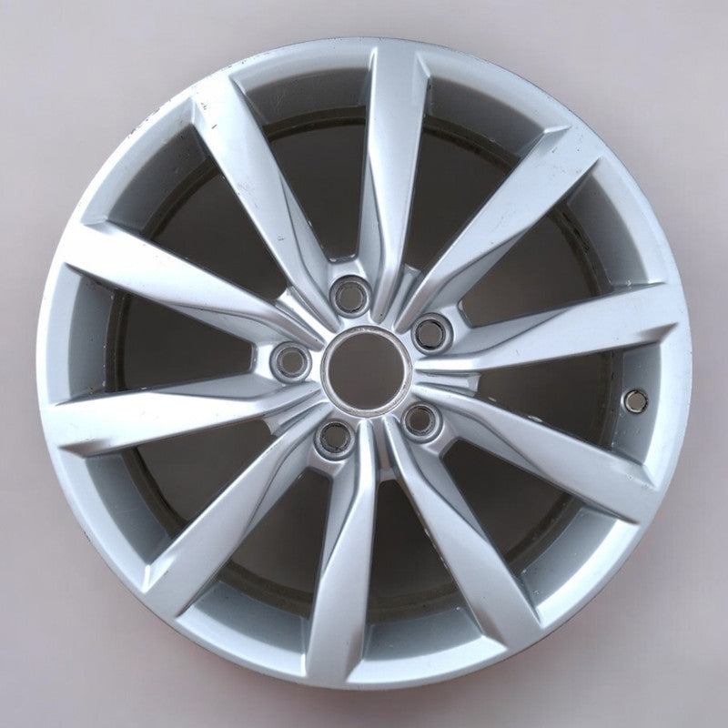 1x Alufelge 17 Zoll 6.0" 5x112 48ET Glanz Silber 5G0601025K VW Golf Rim Wheel