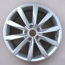 Load image into Gallery viewer, 1x Alufelge 17 Zoll 6.0&quot; 5x112 48ET Glanz Silber 5G0601025K VW Golf Rim Wheel