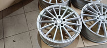 Laden Sie das Bild in den Galerie-Viewer, 4x Alufelge 18 Zoll 6.5" 5x112 38ET Glanz Silber A1564011900 Mercedes-Benz Gla FEL4957512179fb