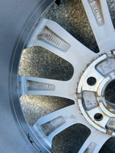 Laden Sie das Bild in den Galerie-Viewer, 1x Alufelge 17 Zoll 7.0" 5x112 2GA601025AC VW T-Roc I Rim Wheel FEL5659267384fq