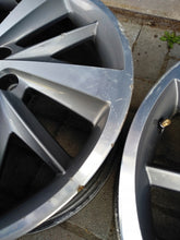 Load image into Gallery viewer, 1x Alufelge 18 Zoll 7.5&quot; 5x112 51ET Glanz Grau 5F0601025E Mg Leon Rim Wheel