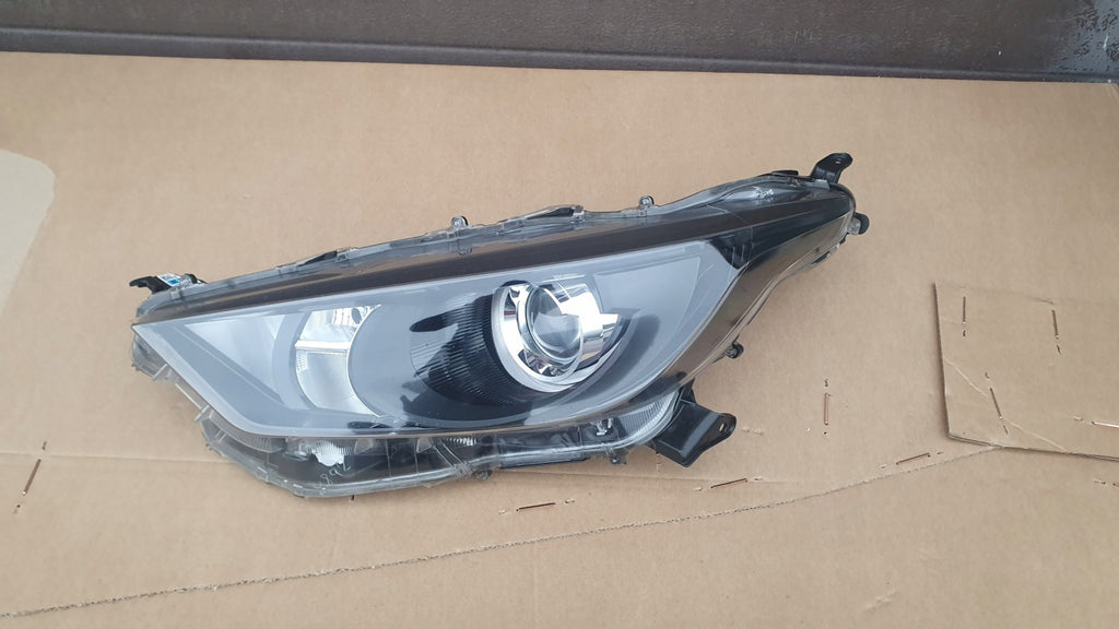 Frontscheinwerfer Toyota 4 Yaris Links Scheinwerfer Headlight SCH6791032576gr