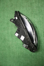 Laden Sie das Bild in den Galerie-Viewer, Frontscheinwerfer Mercedes-Benz W246 A2469066101 LED Links Headlight SCH6758245717he