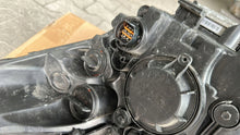 Laden Sie das Bild in den Galerie-Viewer, Frontscheinwerfer Hyundai Santa Fe XENON Rechts Scheinwerfer Headlight SCH7901878278fe