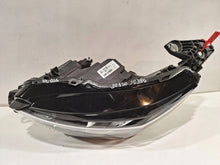 Laden Sie das Bild in den Galerie-Viewer, Frontscheinwerfer Peugeot 2008 208 II 9833036380 LED Links Headlight