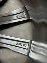 Load image into Gallery viewer, 1x Alufelge 20 Zoll 10.5" 5x112 40ET 8071997 BMW X5 G05 G06 Rim Wheel FEL4130672075bx