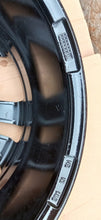 Laden Sie das Bild in den Galerie-Viewer, 1x Alufelge 17 Zoll 7.0&quot; 5x114.3 43 5ET 124R-001565 Rim Wheel