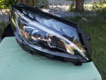 Laden Sie das Bild in den Galerie-Viewer, Frontscheinwerfer Mercedes-Benz W205 A2059062604 Xenon Rechts Headlight SCH7173001486rl