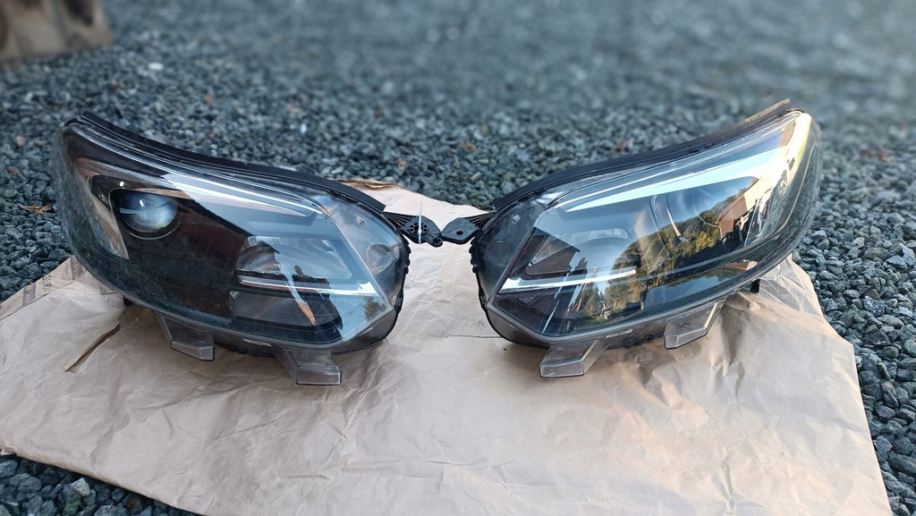 Frontscheinwerfer Opel Zafira Vivaro 9832836480-00 Xenon Rechts Headlight