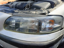 Load image into Gallery viewer, Frontscheinwerfer Volvo S60 DWVS000111 Links Scheinwerfer Headlight SCH3320908035ql
